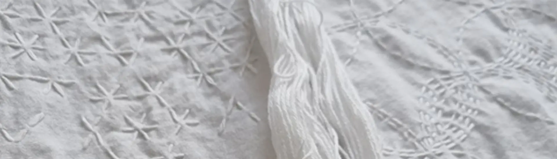Workshop // Bordado japonês sashiko branco sobre branco
