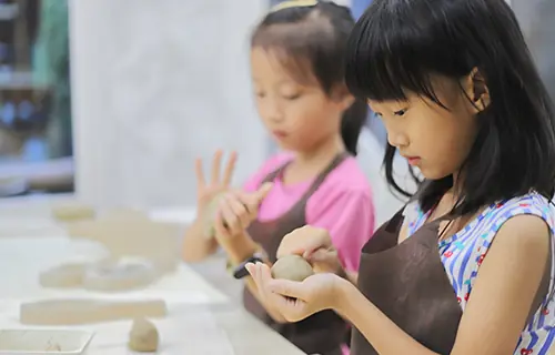  Oficina infantil // Experiência com argila: Tanuki